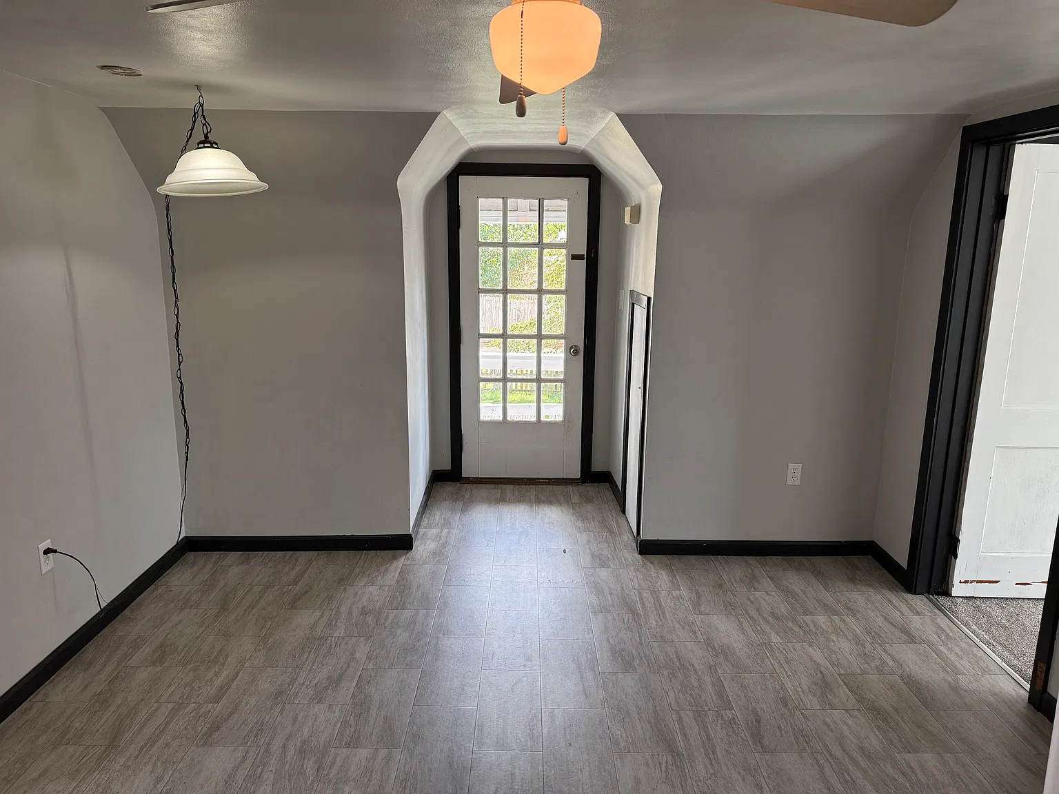 1 bed, 700 sqft, $1,100 — Photo 4