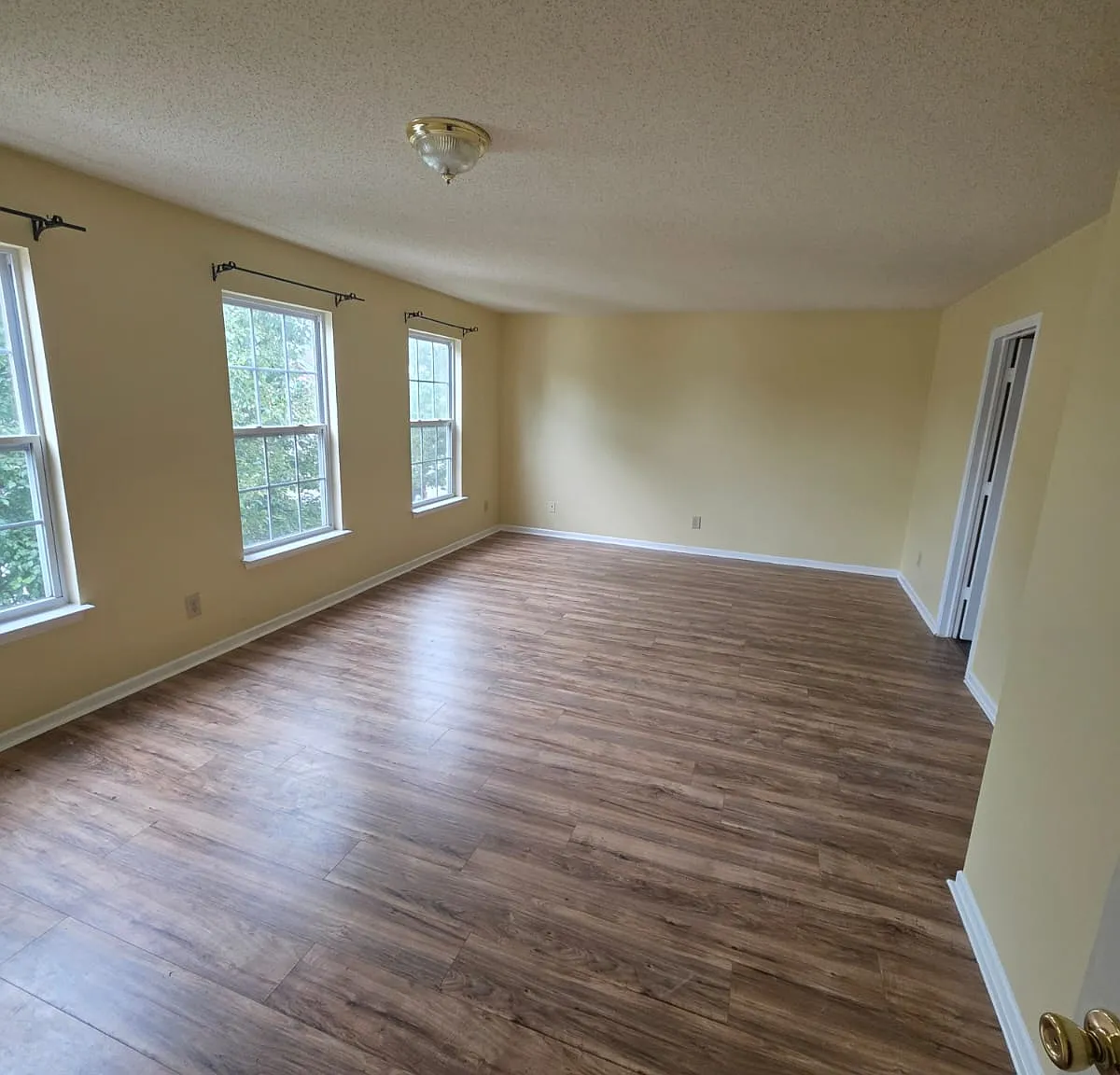 3 bed, 2.5 bath, 1777 sqft, $2,000 — Photo 3