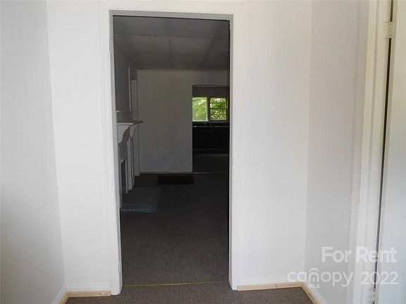 3rd image of 1022 W 5th Ave