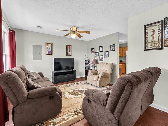 3rd image of 1645 Hannibal Dr