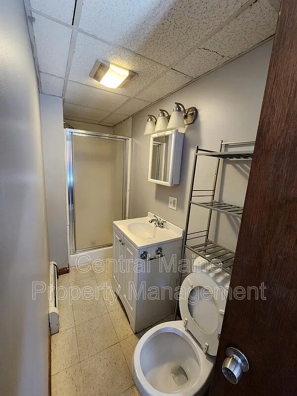 2 bed, 1.0 bath, $1,300 — Photo 4