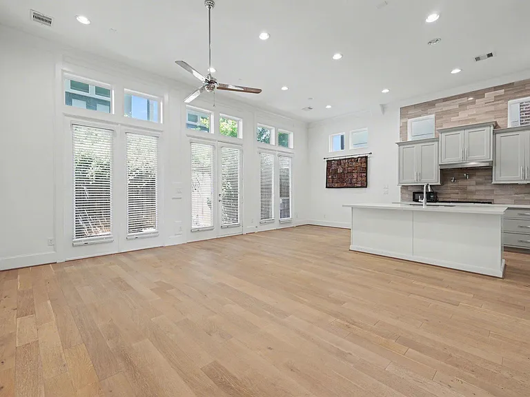 2713 Kinsley Oaks Dr — Photo 6