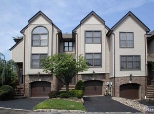 2 Jordan Dr, River Edge, NJ 07661