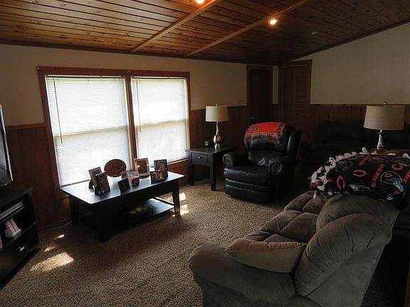 2nd image of 634 N 2nd Ave