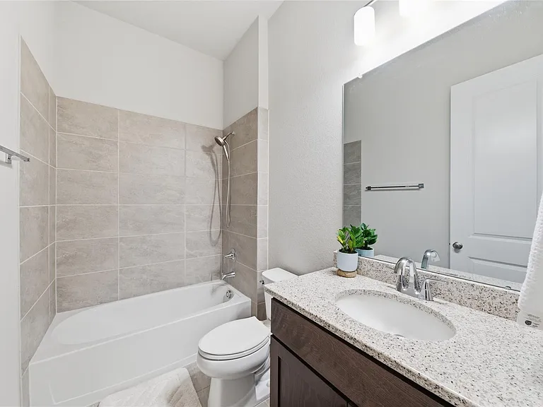 13715 Aventino Pointe Dr — Photo 23