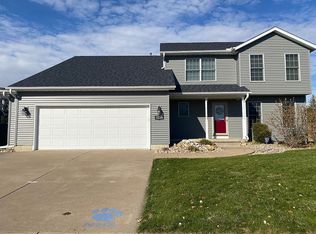 5128 Garner Dr, Davenport, IA
