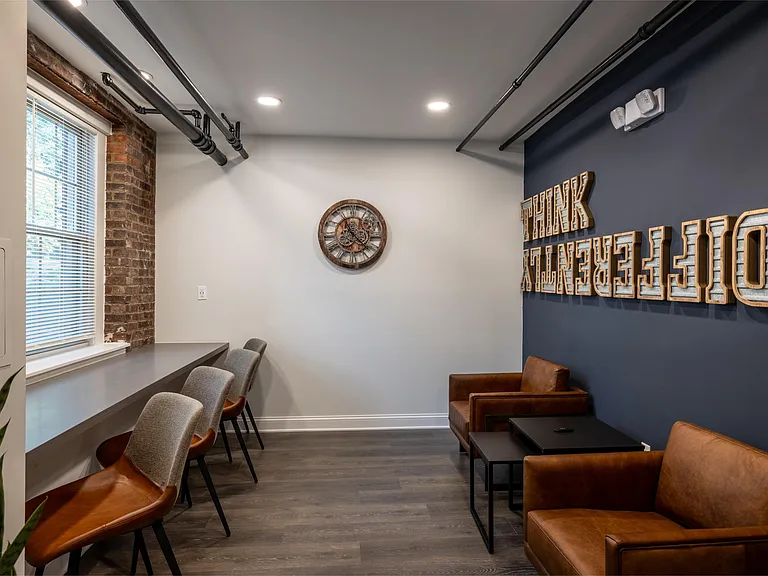Worthington House Apartments — Photo 15