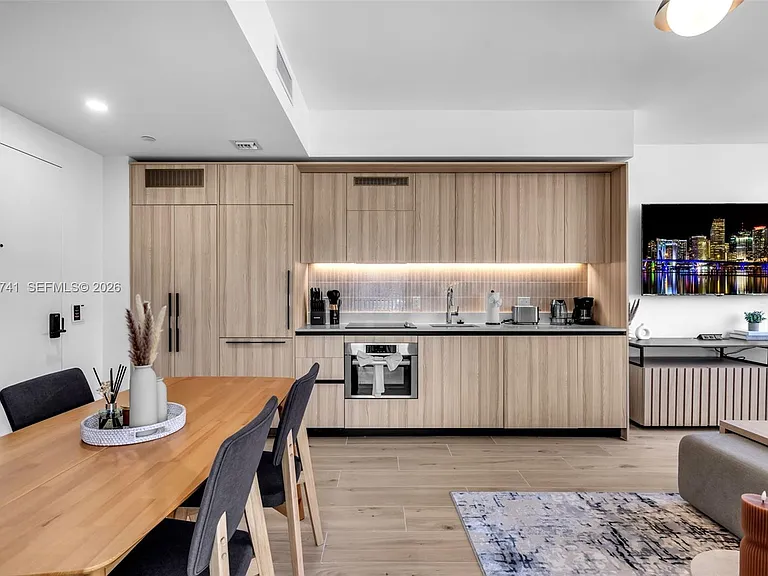 225 N Miami Ave #1709 — Photo 6