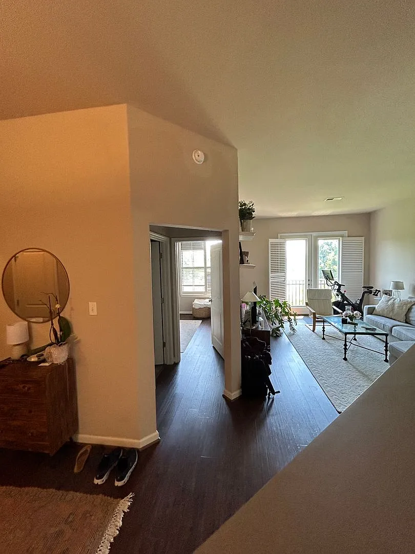 725 Walker Square — Photo 2