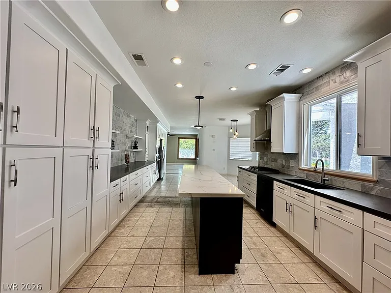 8645 Robinson Ridge Dr — Photo 9