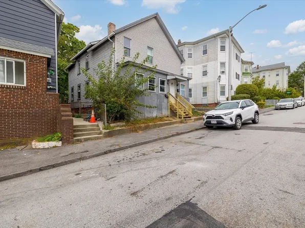 54 Esther St, Worcester, MA 01607