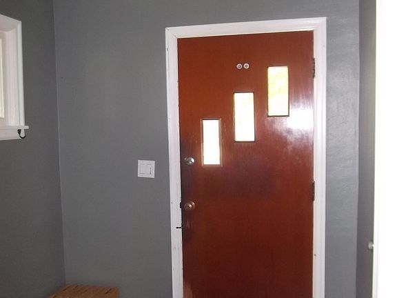 3rd image of 1924 W Shannon Ave