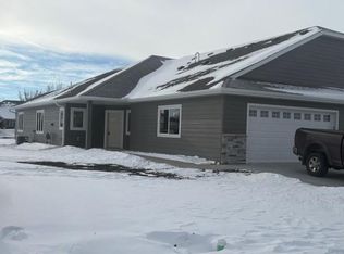 250 Eau Claire Ave SE, Hutchinson, MN 55350