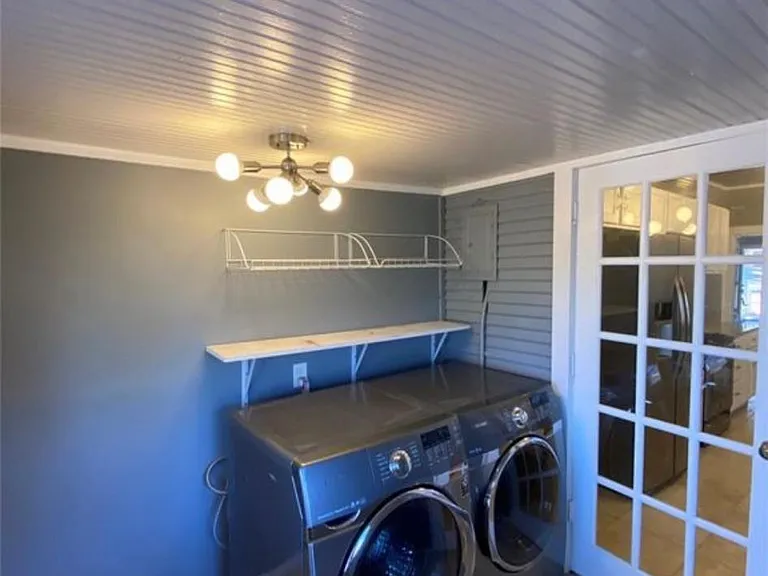 1219 S College Ave — Photo 17