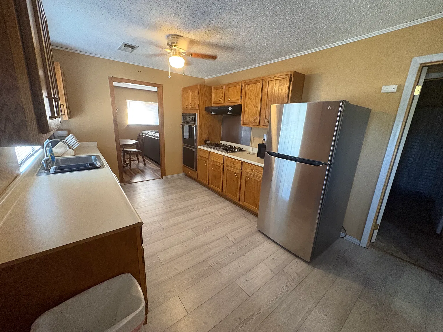 3 bed, 1296 sqft, $1,600 — Photo 4