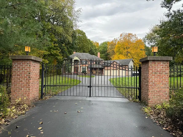 66 Fisher Rd, Pittsford, NY 14534