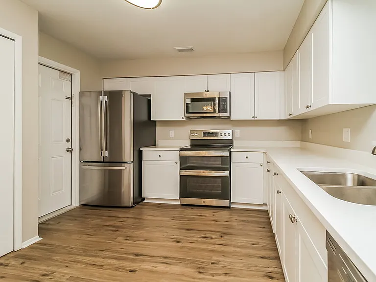 1533 Colony Ave — Photo 6