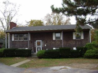 2762 W Shore Rd, Warwick, RI 02889