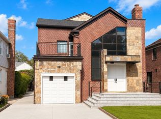 7363 192nd St, Flushing, NY 11366
