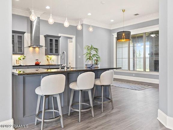 2nd image of 216 Bayou Parc Dr
