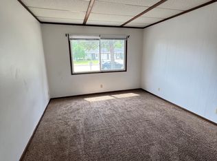 1382 Maricopa Dr #2, Oshkosh, WI 54904