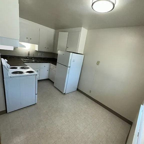 586 Berry Ave #3 — Photo 4
