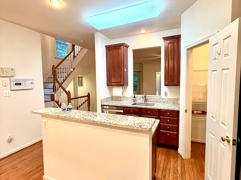 4028 Heatherstone Ct — Photo 4