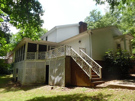 2nd image of 301 Forest Dr