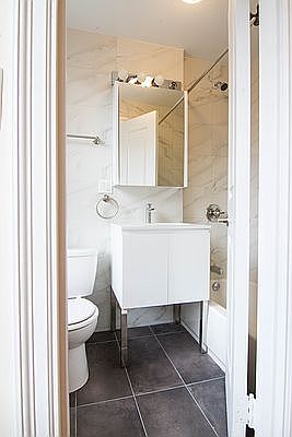 3rd image of 133 W 71st St APT 7A