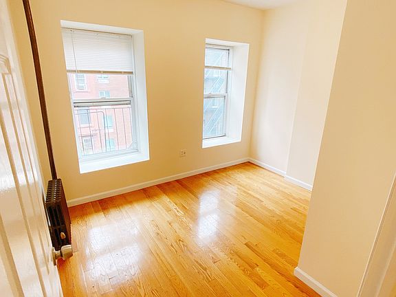 3rd image of 454 W 36th St APT 1FW