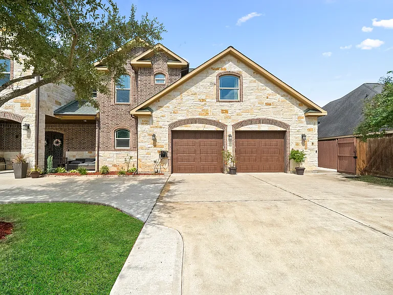 8123 Holiday Ln #B — Photo 21