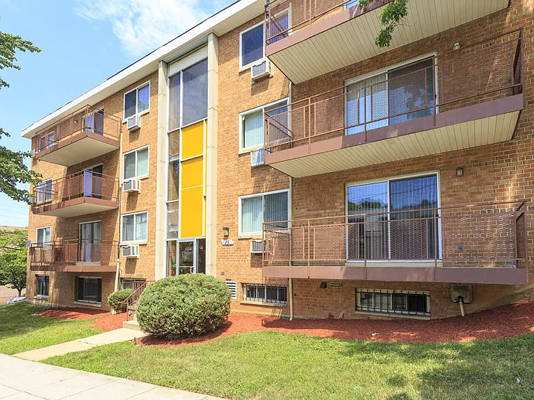 Bennington Station Apartments — Photo 2