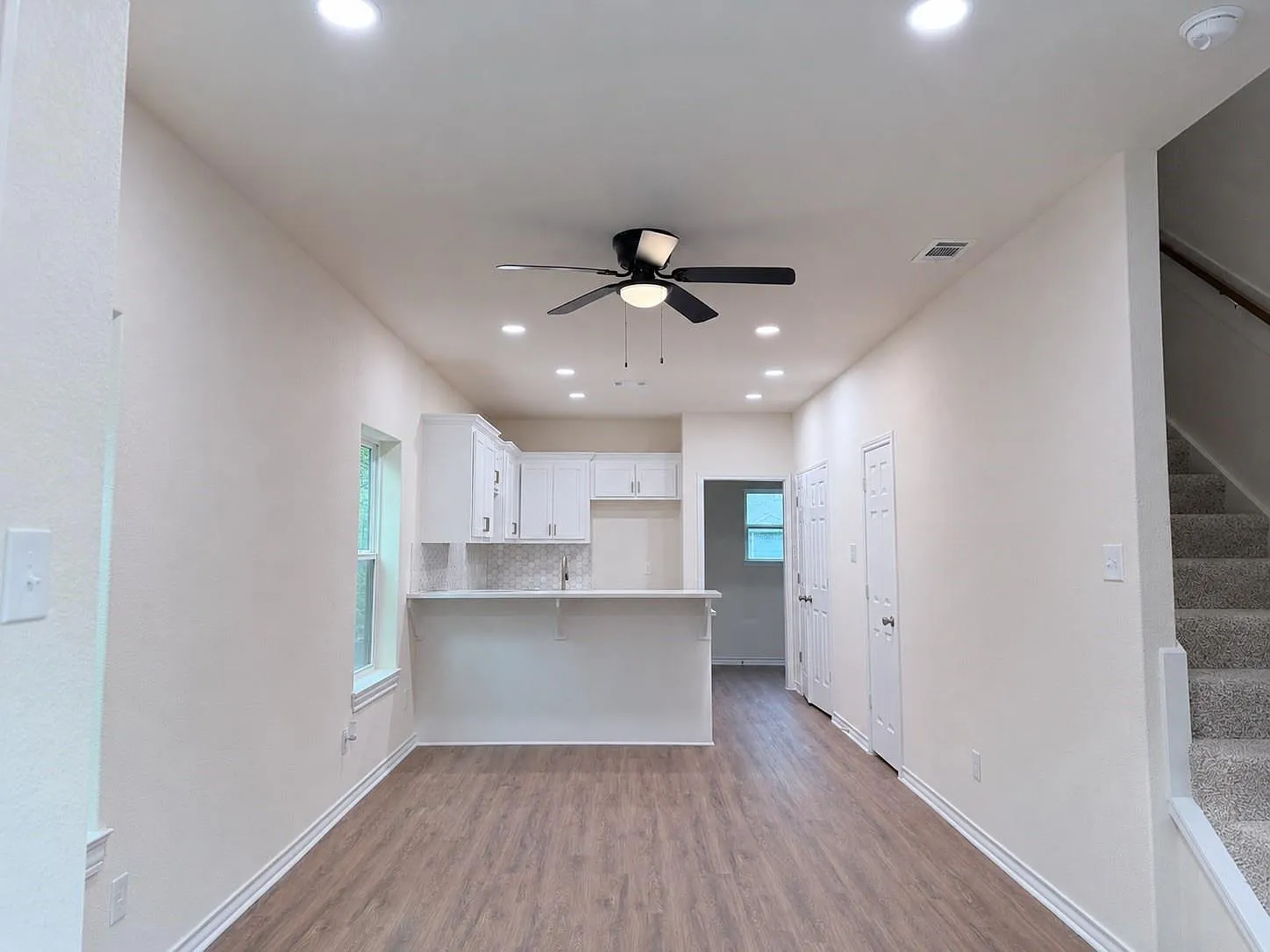 2 bed, 1.5 bath, $1,350 — Photo 2