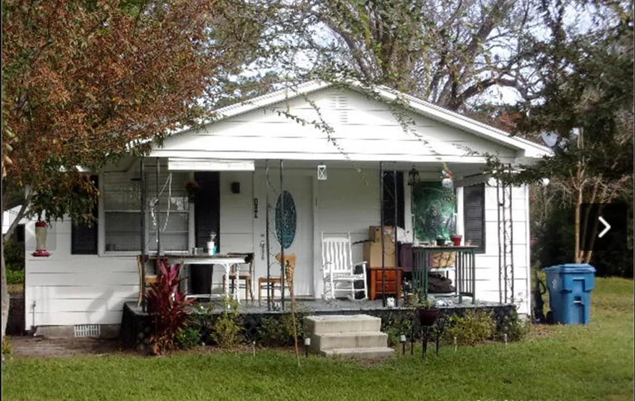 2 bed, 940 sqft, $950 — Photo 1