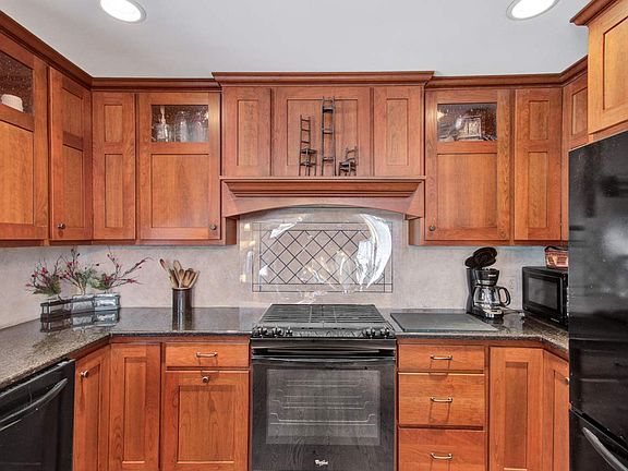 3rd image of 2421 Lovewood Dr