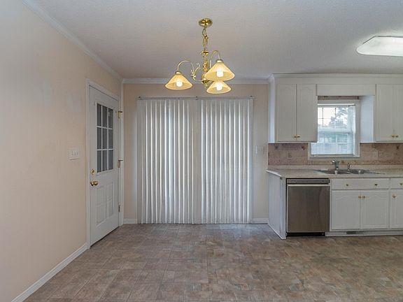 5th image of 409 Twin Creeks Dr