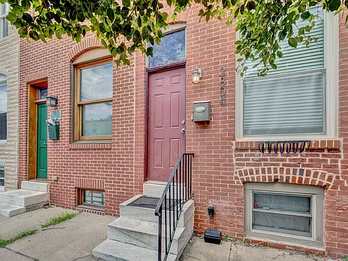 2804 E Fairmount Ave Photo 1