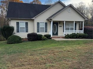 1590 Sunbridge Ct, Winston Salem, NC 27103