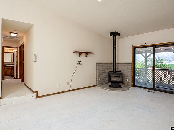 4th image of 666 Joette Dr