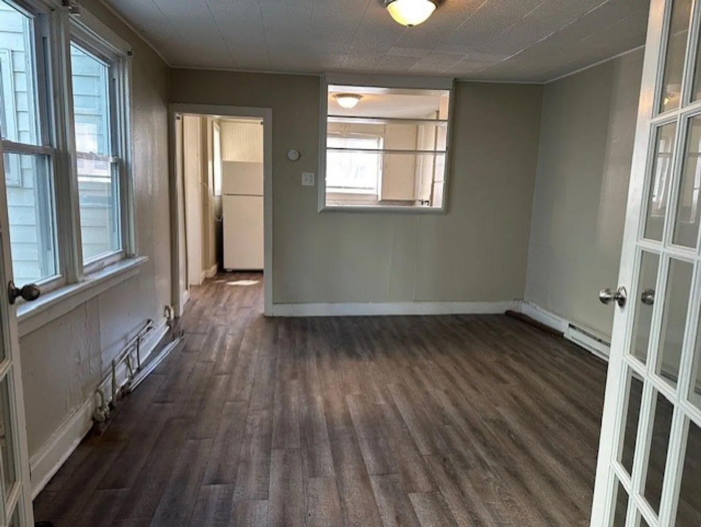 1st Fl Apartment with private side and rear entrances in Carlisle! — Photo 3