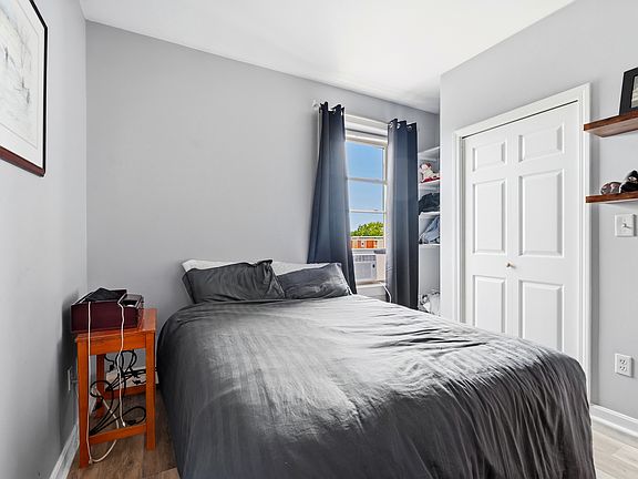 3rd image of 250-252 Main St #5