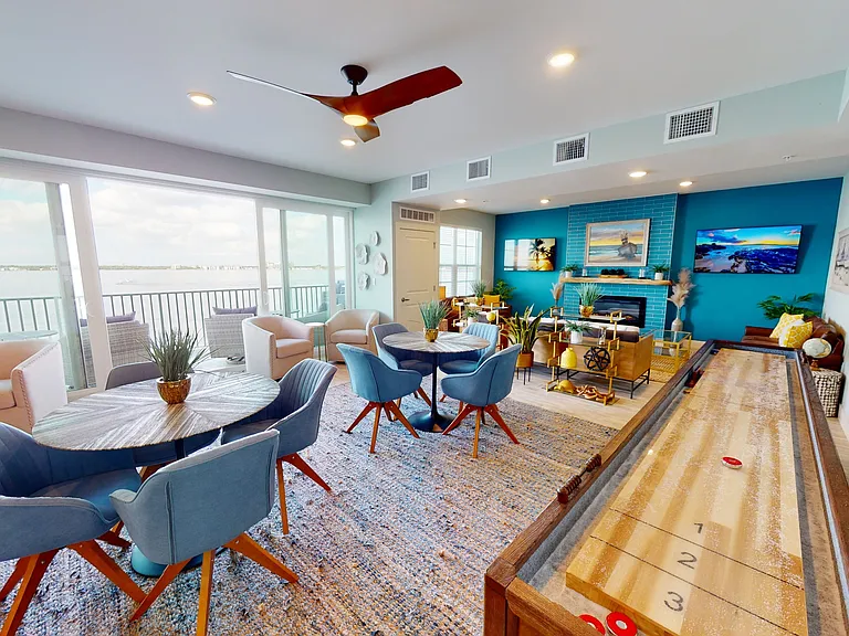 Triton Cay Fort Myers 5th Floor Lagoon Lounge