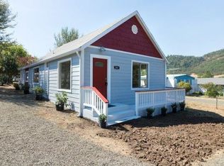 207 Fairacres Ln, Roseburg, OR 97470