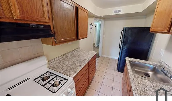 3 bed, $2,549 — Photo 2