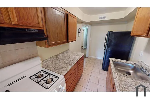 Building Photo - 3138 Buena Vista Ter SE #2
