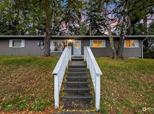 1074 NE Oleary St, Oak Harbor, WA 98277