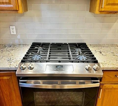 5th image of 228 Laurel Ave #1