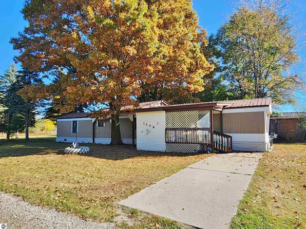 1258 Sumner St, Sumner, MI 48889