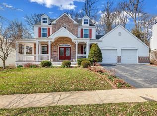 15564 Hitchcock Rd, Chesterfield, MO 63017