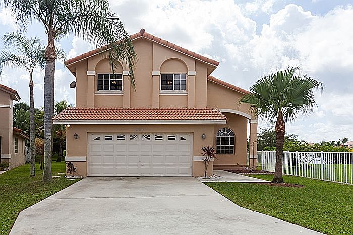 1st image of 661 SW 176th Ave